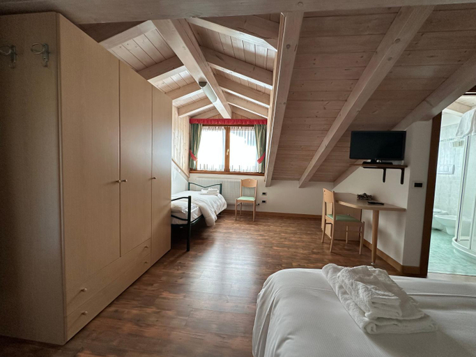 Bedroom 2, Hotel Garni Maffei, Trento