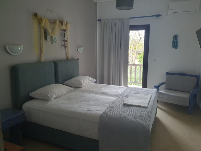 Bedroom 2, To Kyma, North Aegean