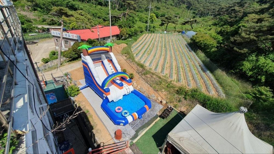 Others 2, Taean Noeuljinbada Pension, Taean