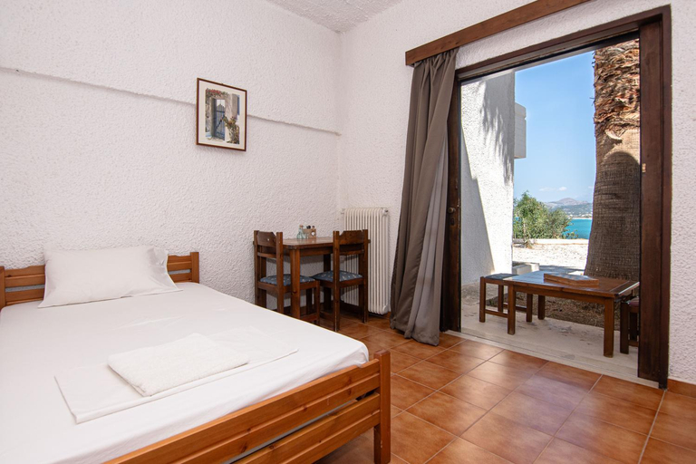 Bedroom 2, Delfini Apartments, Crete