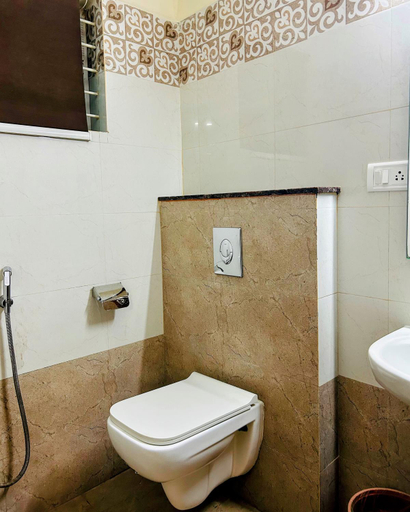 Bathroom 4, White Feather Hotel, Bangalore