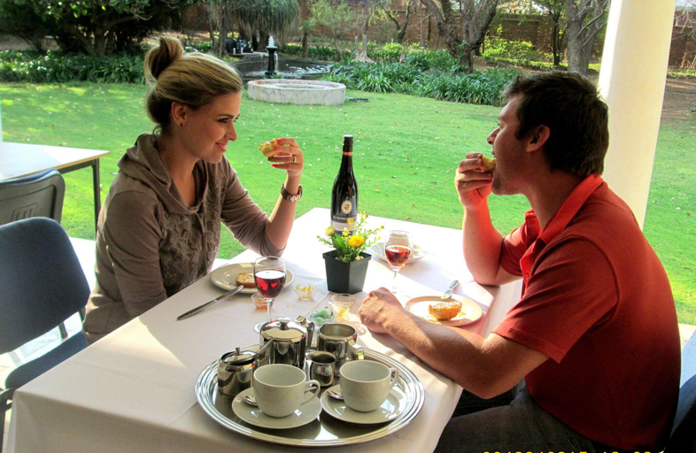 Food & Drinks, OR Tambo Guest House, Ekurhuleni