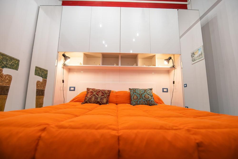 Bedroom 2, Nidomare, Salerno