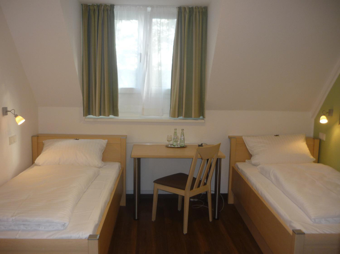 Bedroom 2, Dat Bokeltse Hus - Stadthotel Bocholt, Borken