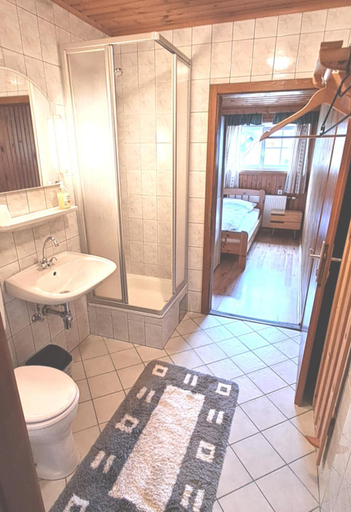 Bathroom 2, Apartment Weintraube, Wiener Neustadt Land