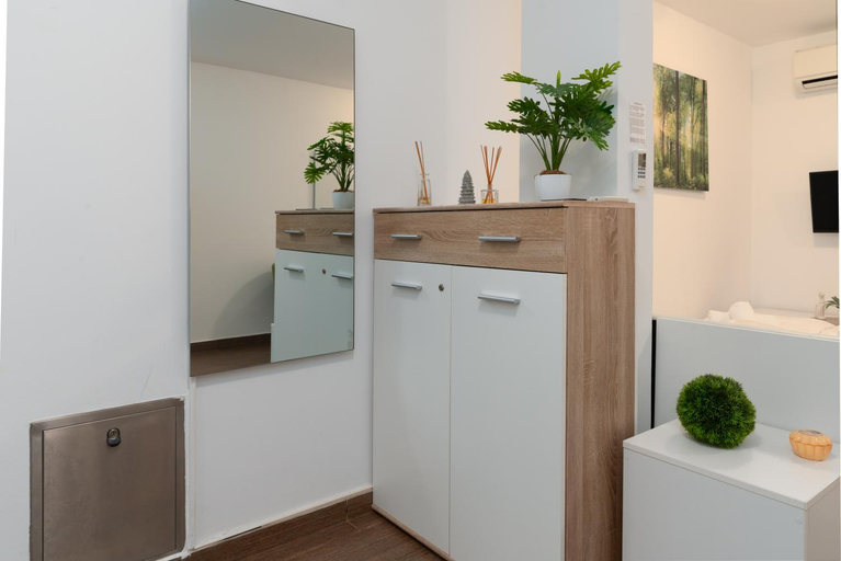 Others 4, Castle view Terrace AC apartment, Ljubljana