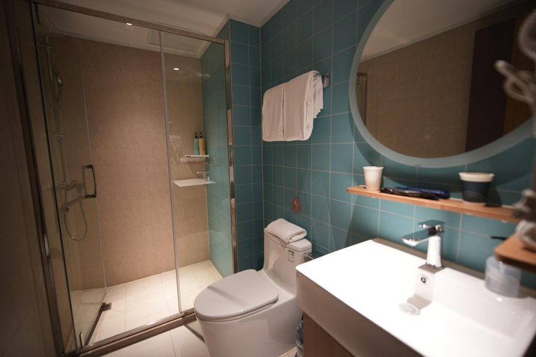 Bathroom, Home Inn Neo Wuxi Anzhen High-speed Railway East Station, Wuxi