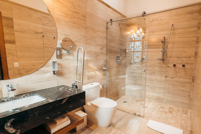 Bathroom 3, Hotel Cruz del Vado by Art Hotels, Cuenca