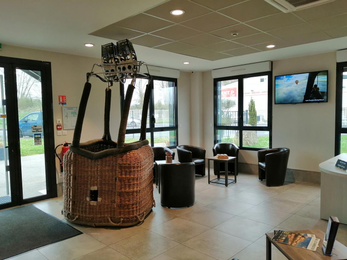 Public Area 2, L'AEROGARE Amboise, Indre-et-Loire
