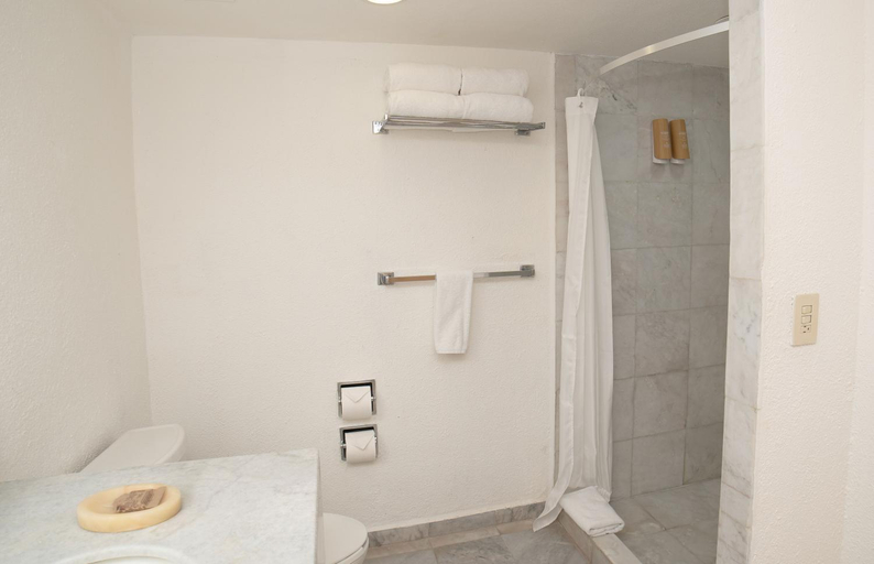 Bathroom 4, Samba Vallarta All Inclusive, Compostela