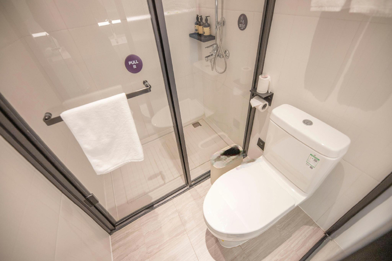Bathroom 3, Citadines Apart Hotel Songhong Road Shanghai, Shanghai