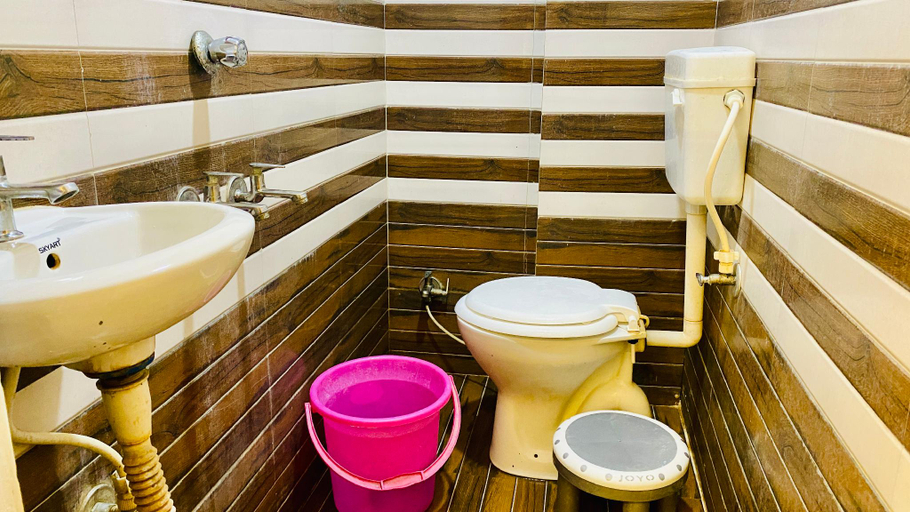 Bathroom 4, Hotel Shree Gajanand Palace, Ujjain