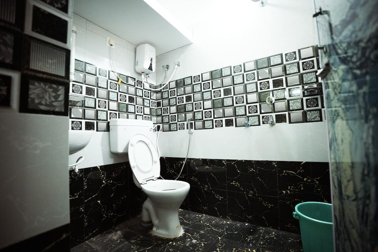 Bathroom, Sadhu Inn, Puri