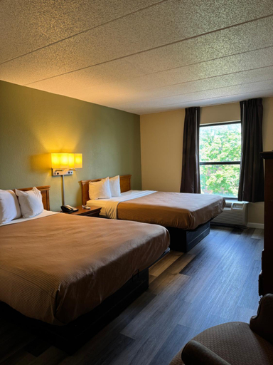 Bedroom 2, Emerald Inn, Ramsey