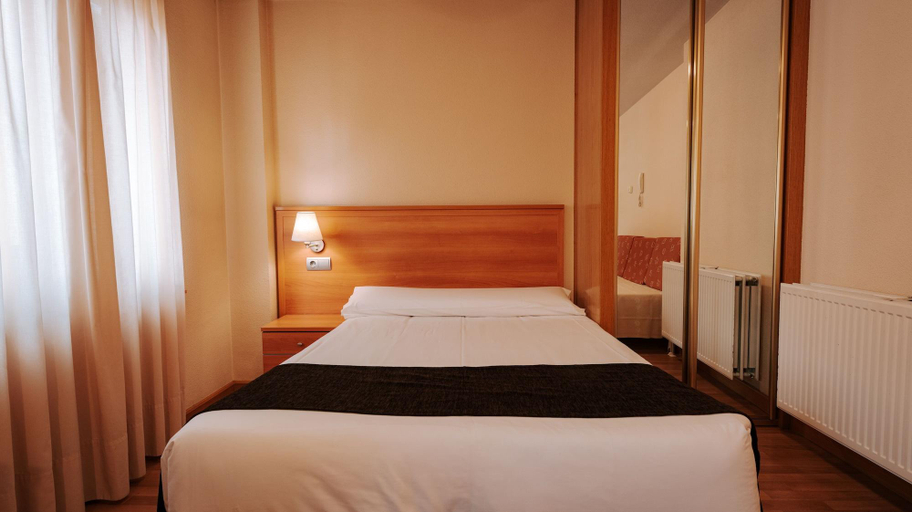 Bedroom 4, Apartamentos Jch Congreso, Salamanca