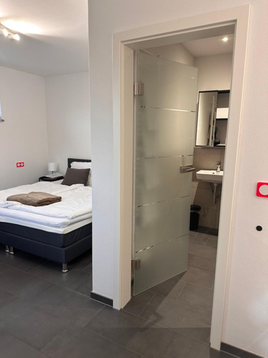 Others 4, Ferienzimmer Frank, Self-Check-in nach 21Uhr, Deggendorf