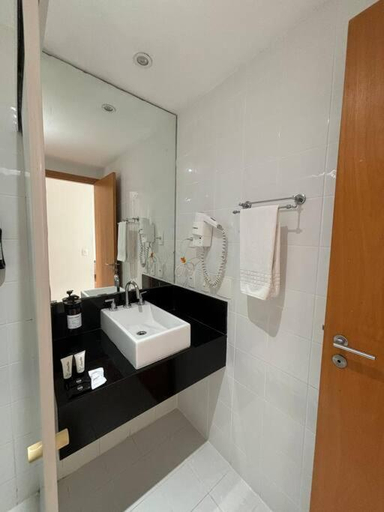 Bathroom 3, Espacoso Flat a 5 min da Av Paulista e Metro Paraiso - Vila Mariana, São Paulo
