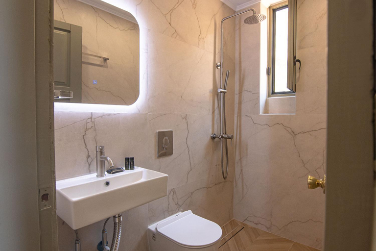 Bathroom 3, Delfini Apartments, Crete