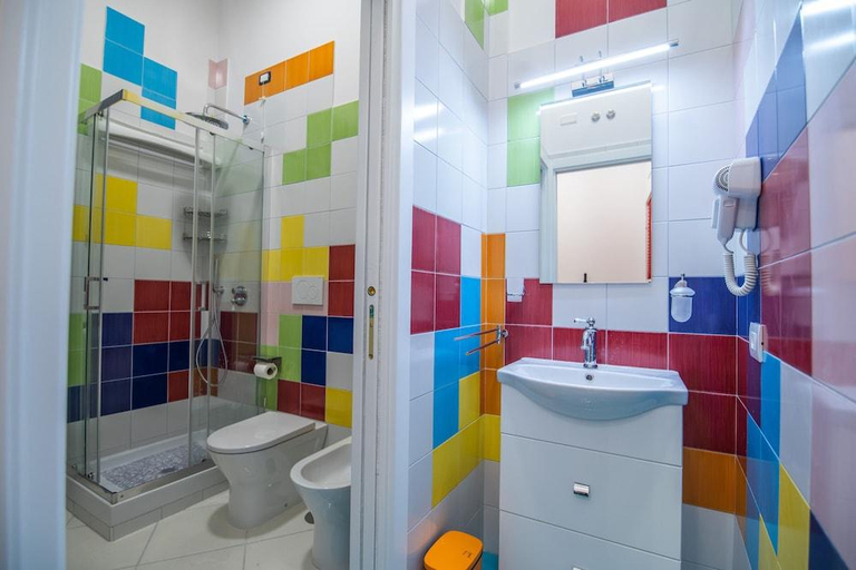 Bathroom 4, Nidomare, Salerno