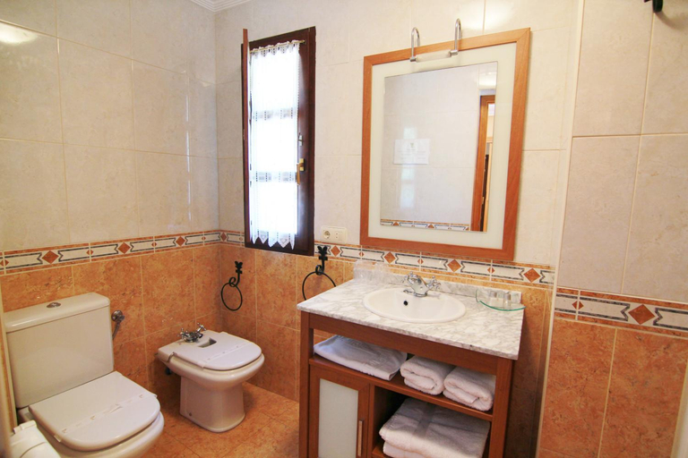 Bathroom 3, Tixileiro, Asturias