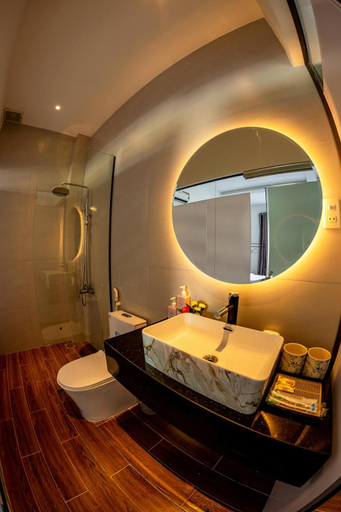 Bathroom 3, The Dreamers Homestay, Huế