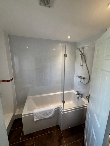 Bathroom 3, Smithaleigh Farm Rooms and Apartments, Devon