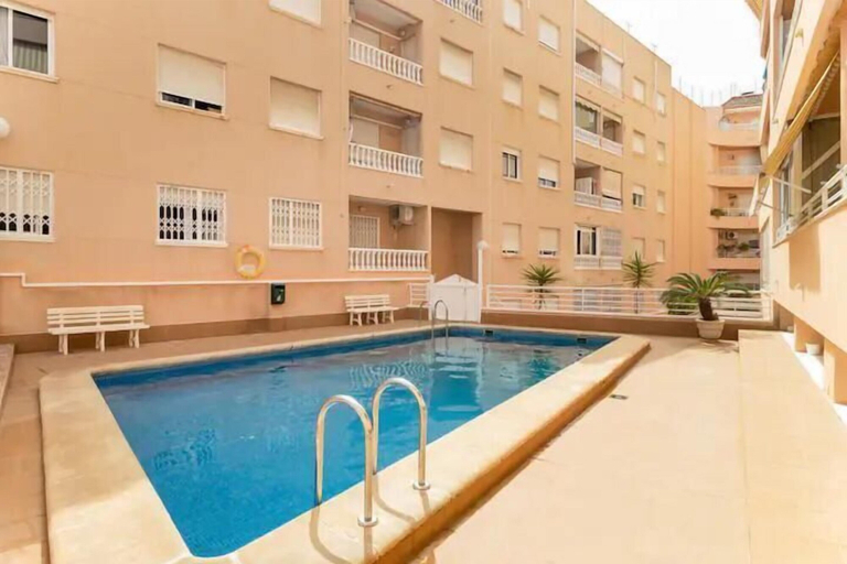 Pool, Amplio Apartamento Turistico en Torrevieja, Alicante