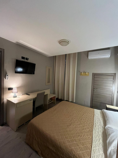 Bedroom 2, Hotel Pino, La Spezia