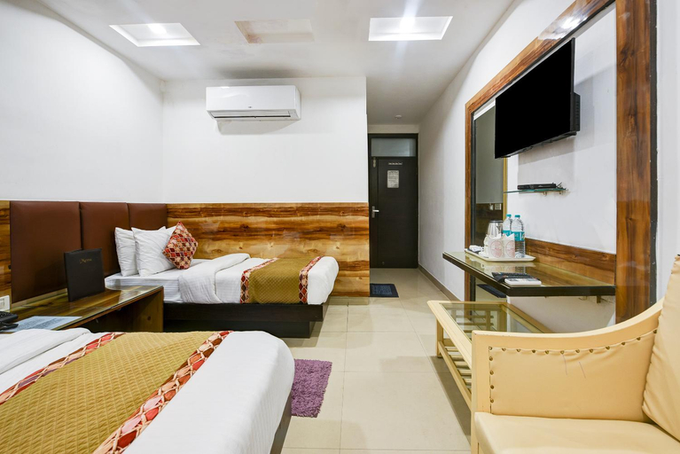 Facilities 4, Hotel Srivinayak, Delhi