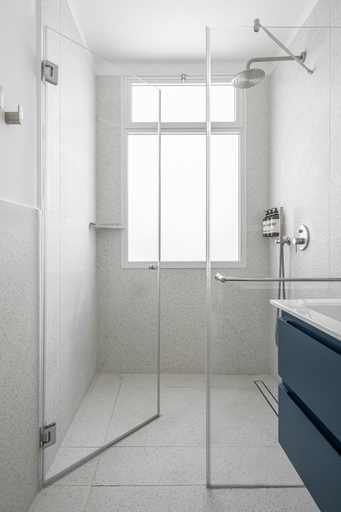 Shower 3, Mate Levinski - By HOMY