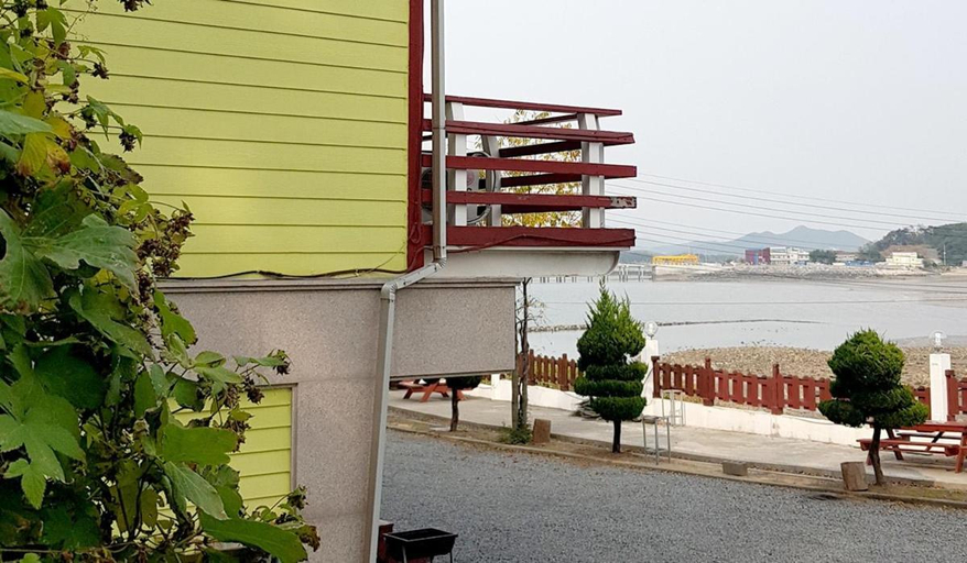 Others 5, Blue Heights, Boryeong