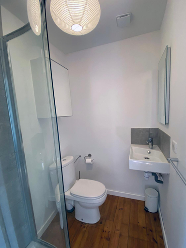 Bathroom 4, Clair de Lune, Bouches-du-Rhône