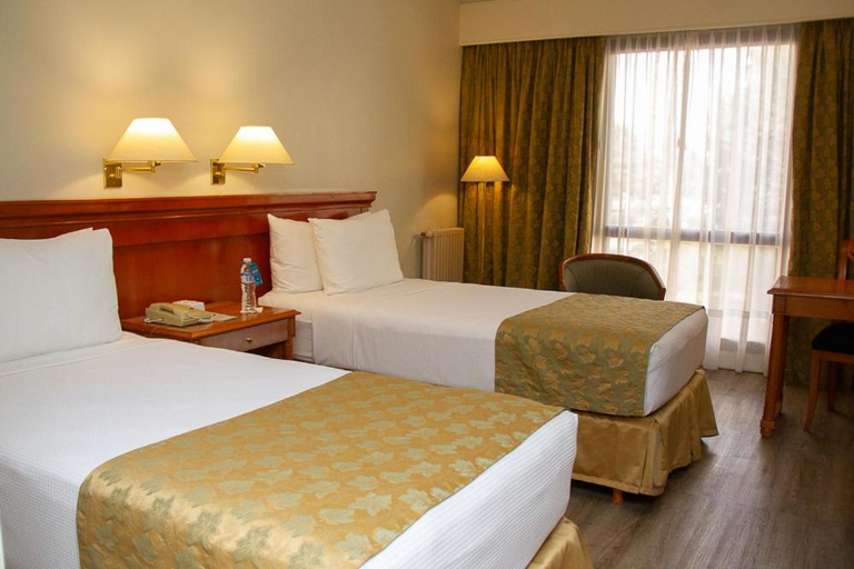 Bedroom 2, Austral Plaza Hotel, Escalante