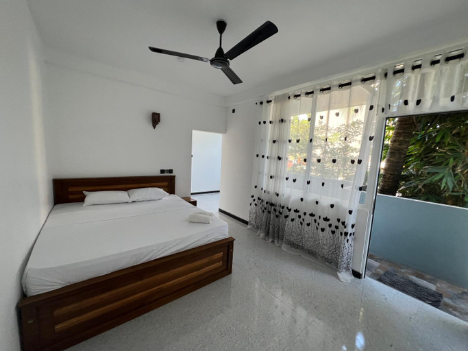 Bedroom 2, Nio Lit, Weligama