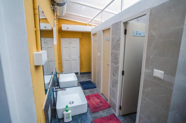 Bathroom 4, Roambay, Mysore