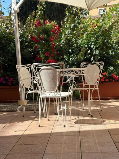 Outdoor dining, Hotel Savoia, Salerno