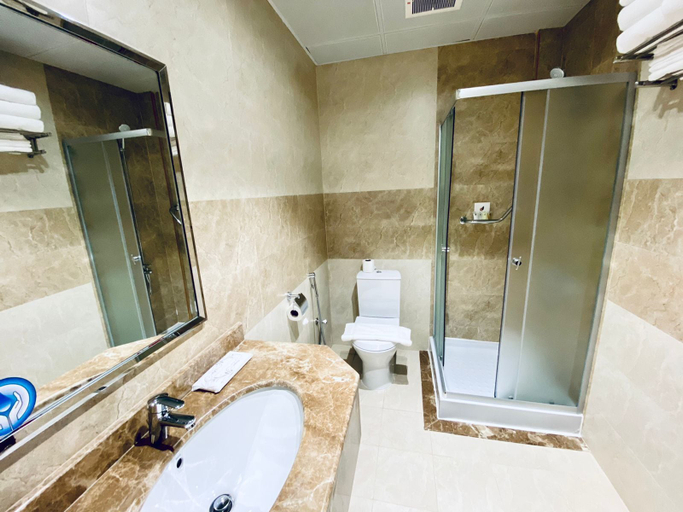 Bathroom 5, Itlalat Uhud Hotel, Al Madinah Al Munawwarah