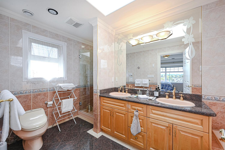 Bathroom 2, 7 Bedrooms in the Heart of Vancouver, Greater Vancouver