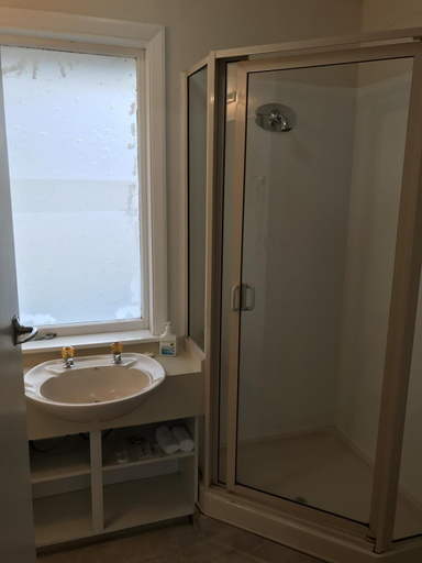 Bathroom 3, Hagley Park Motel, Christchurch