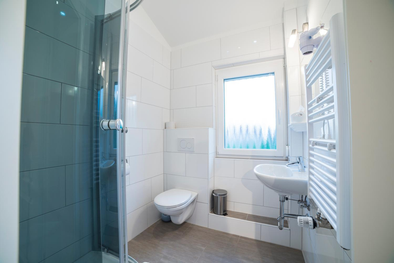 Bathroom 4, Schutzenhaus Bondorf, Böblingen