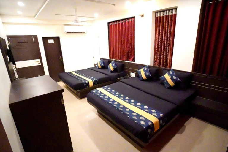 Bedroom 2, Hotel Shri Govind, Ahmadnagar