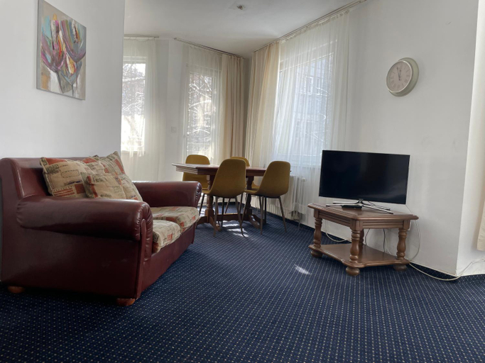 Others 4, Hotel Rotasar, Stolichna