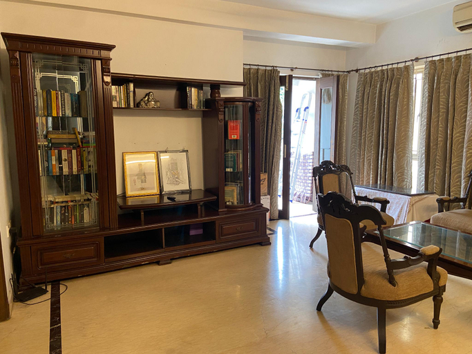 Bedroom 1, The Aster Homestay - Bedrooms & Apartments, Kolkata