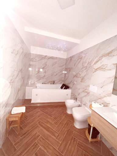 Others 5, Le Suite del Lungomare, Taranto