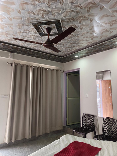 Bedroom 5, Hotel Fateh Heights, Chamoli