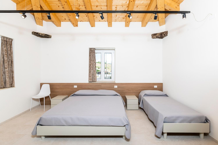 Bedroom 3, Furria, Catania