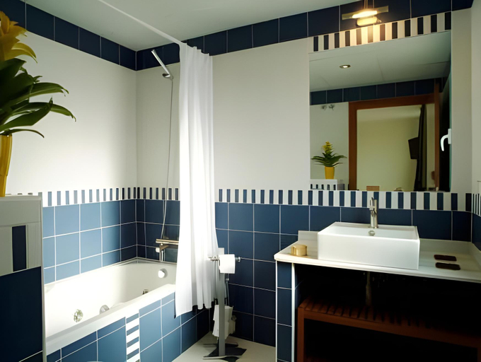 Bathroom 4, Atrium Hotel, Murcia