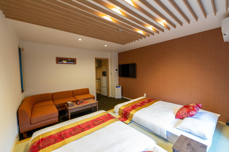 Bedroom 3, Grand Base Hiroshimaekimae, Hiroshima