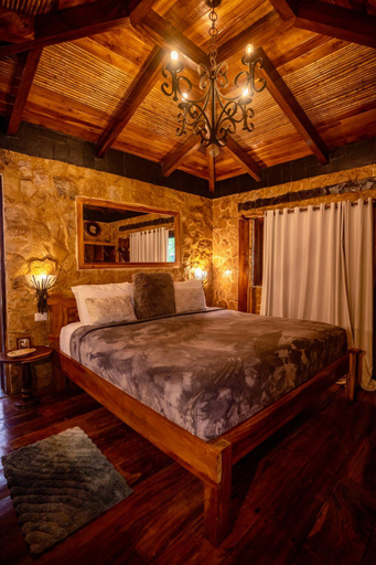 Bedroom 3, Ocho Artisan Bungalows, Santa Cruz