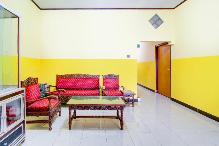 Public Area 2, Hotel O Homestay Soeharni, Yogyakarta